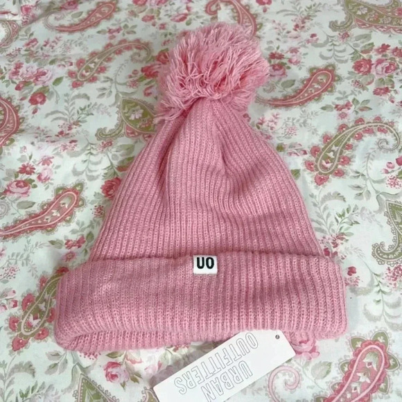 NWT UO Light Pink Winter Hat Beanie With Pompom Ballerina Pink Coquette - Picture 2 of 6